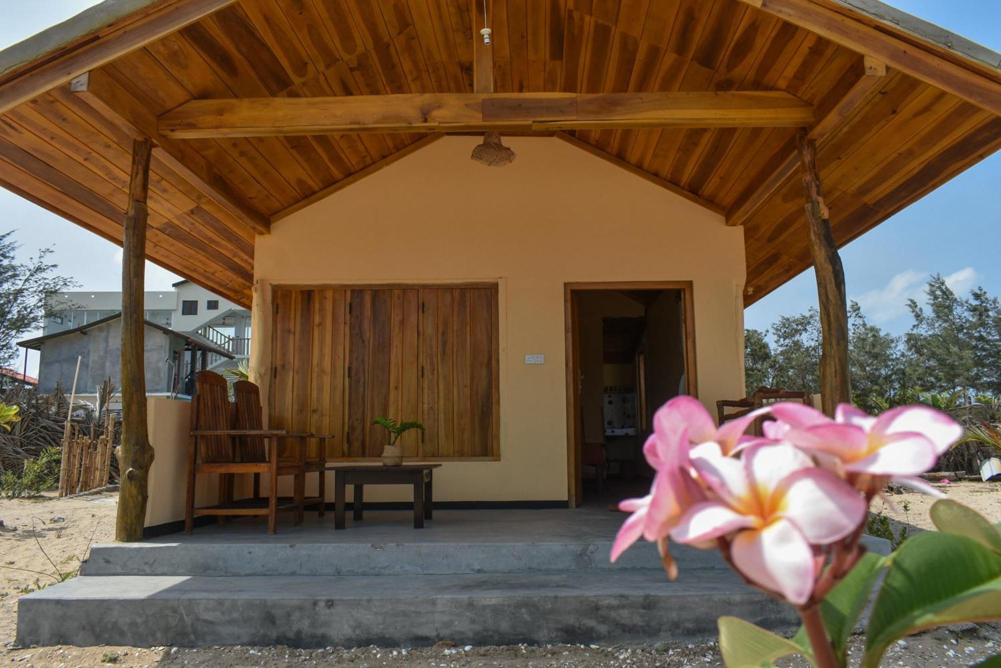 Salty Alchemy Apartamento Baía de Arugam Exterior foto